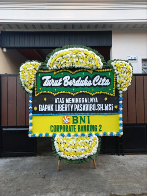 Papan Bunga Duka di Tuksari